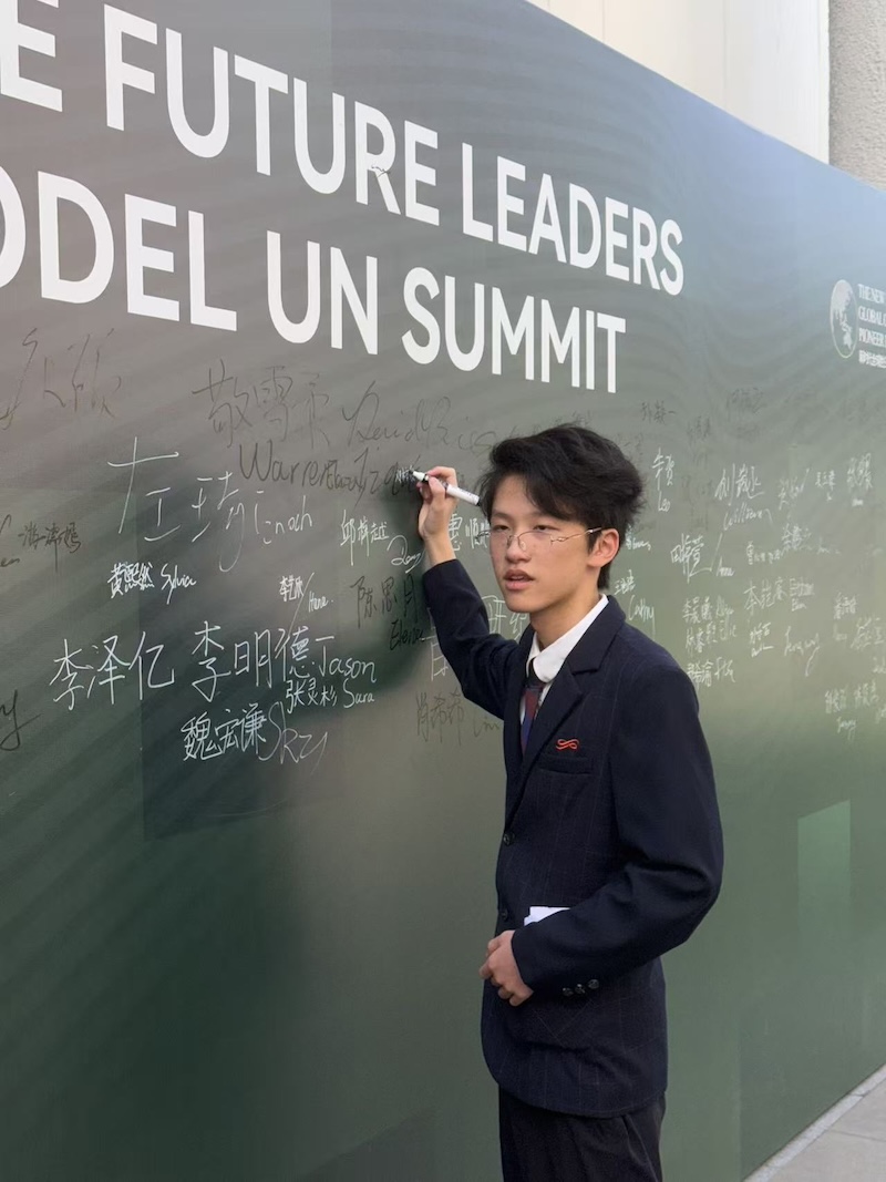 cf195709f59cd464f6e1bd029dba697d.jpg 8a3e2f746690fd536a2e17c80378df23.jpg